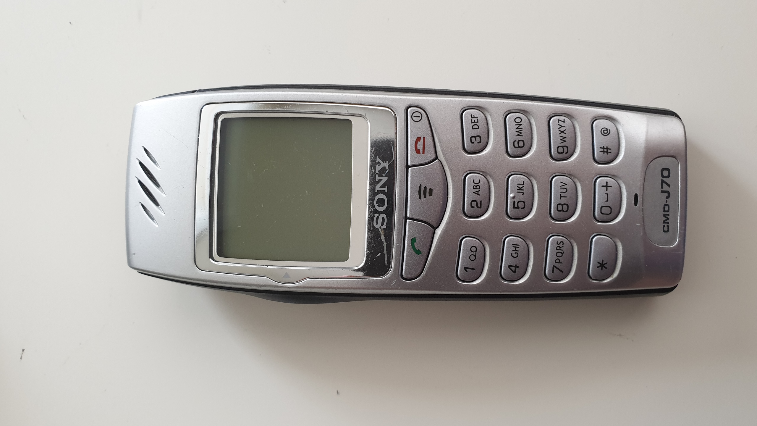 cell-phones-museum-sony-cmd-j70-2001